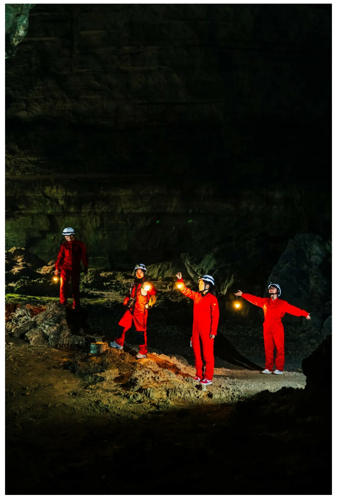 地心侏罗纪01_03